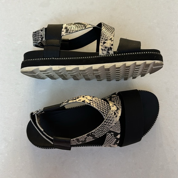 Sorel Women’s Snake Print Sandals - Picture 4 of 4